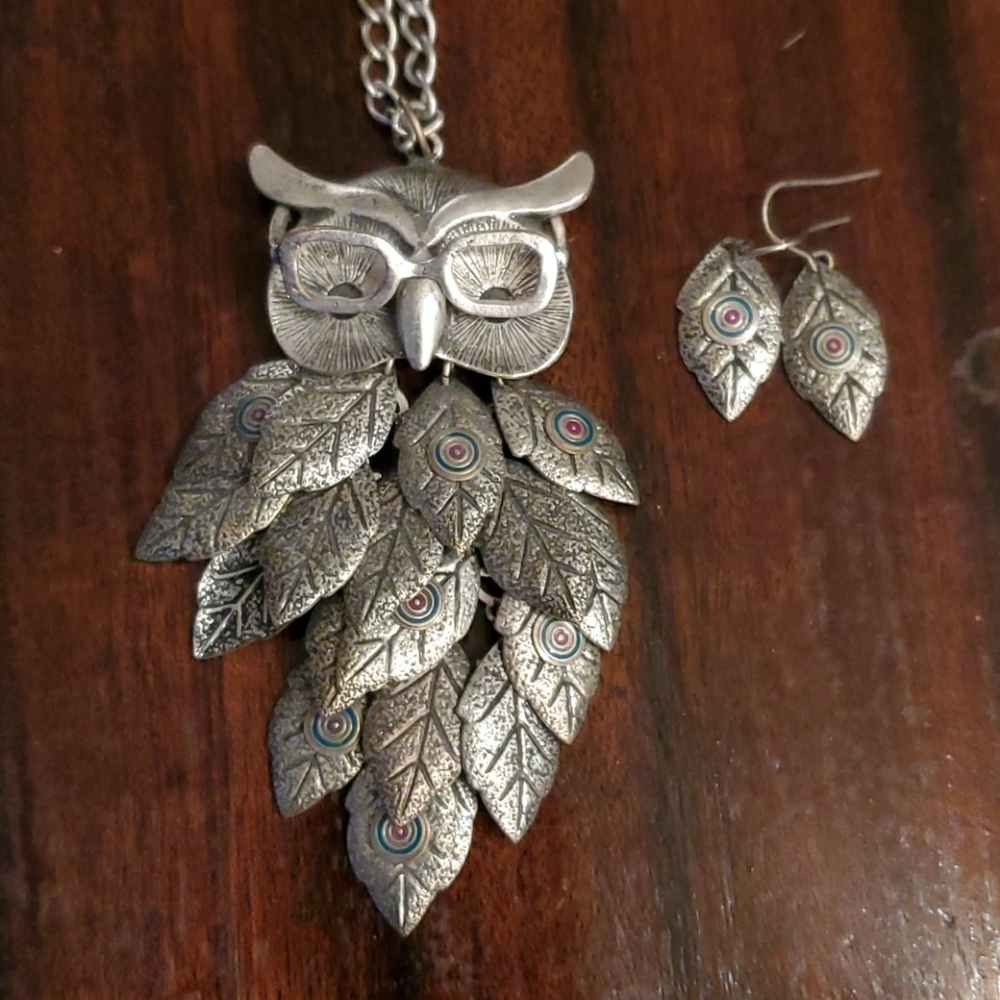 Owl Necklace w/ Feather Earrings 🦉